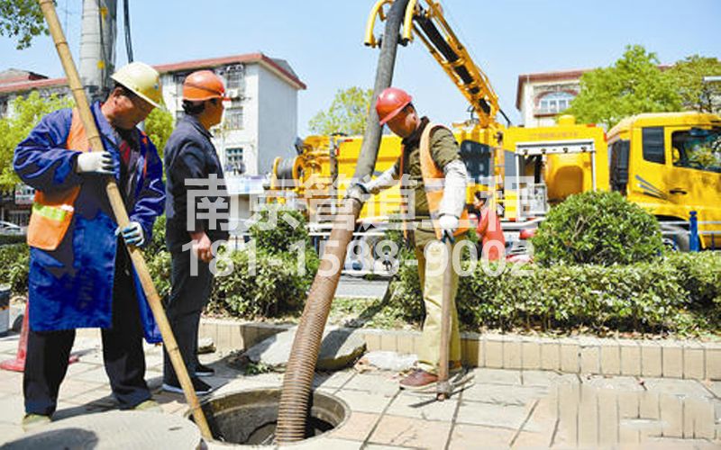 214钟化村小区抽污水